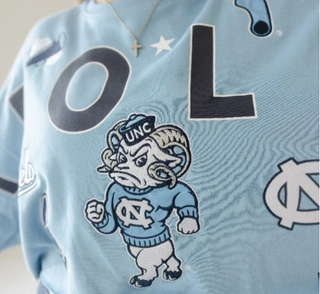 UNC Embroidered Patch Cropped Sweatshirt